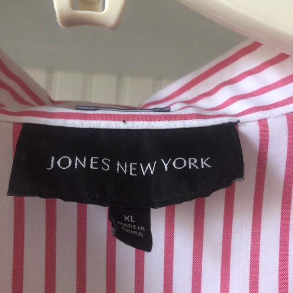 Jones New York Classic Button Up - Picture 3 of 3